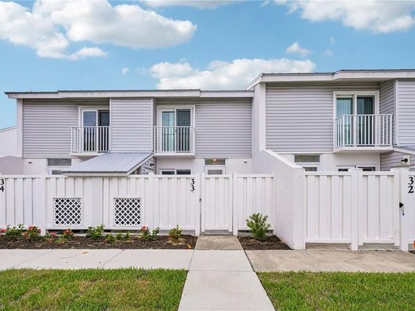 18010 San Carlos BLVD, Unit 33, FORT MYERS BEACH, FL 33931