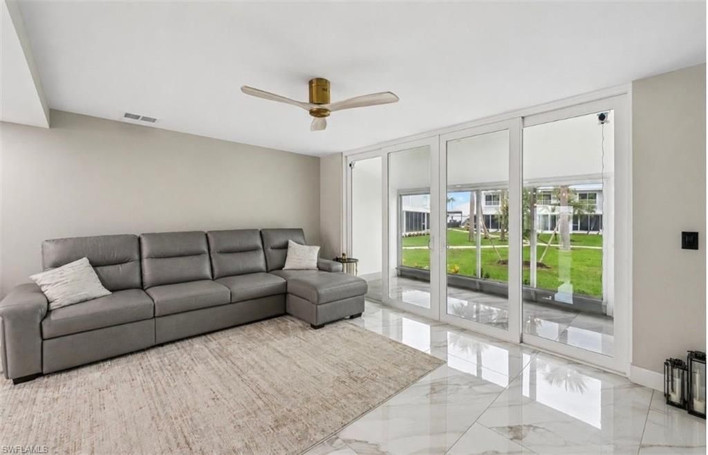 18010 San Carlos Blvd, Unit 33, Fort Myers Beach, FL 33931 Photo
