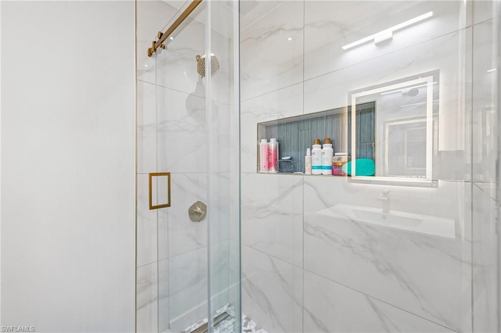 18010 San Carlos Blvd, Unit 33, Fort Myers Beach, FL 33931 Photo