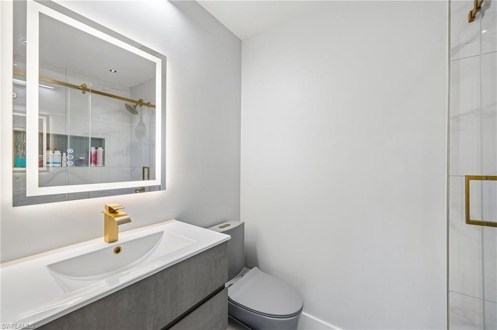 18010 San Carlos Blvd, Unit 33, Fort Myers Beach, FL 33931 Photo