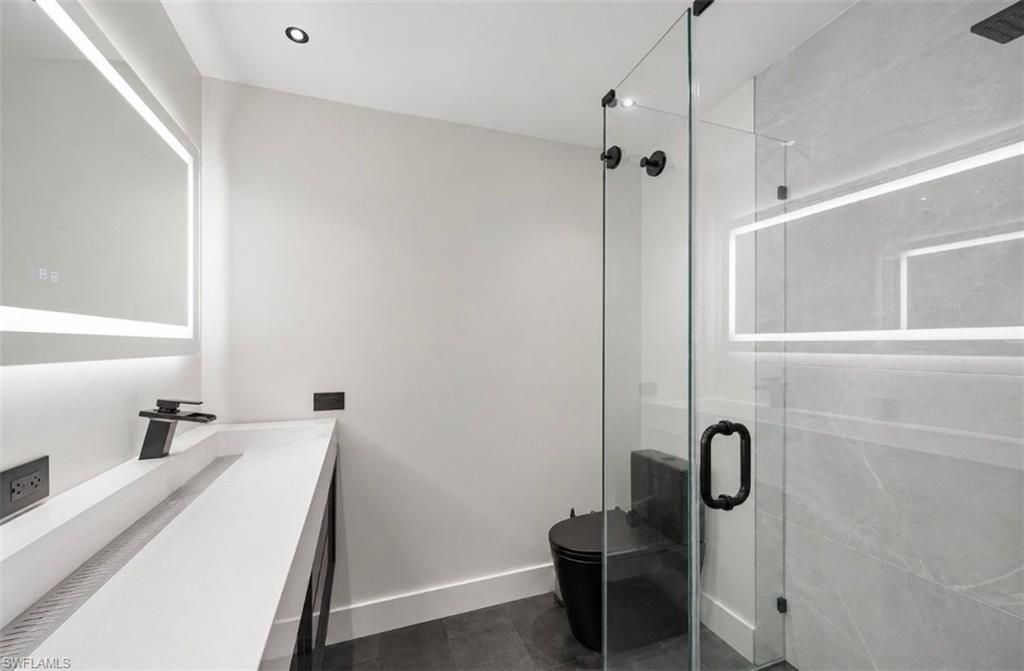 18010 San Carlos Blvd, Unit 33, Fort Myers Beach, FL 33931 Photo