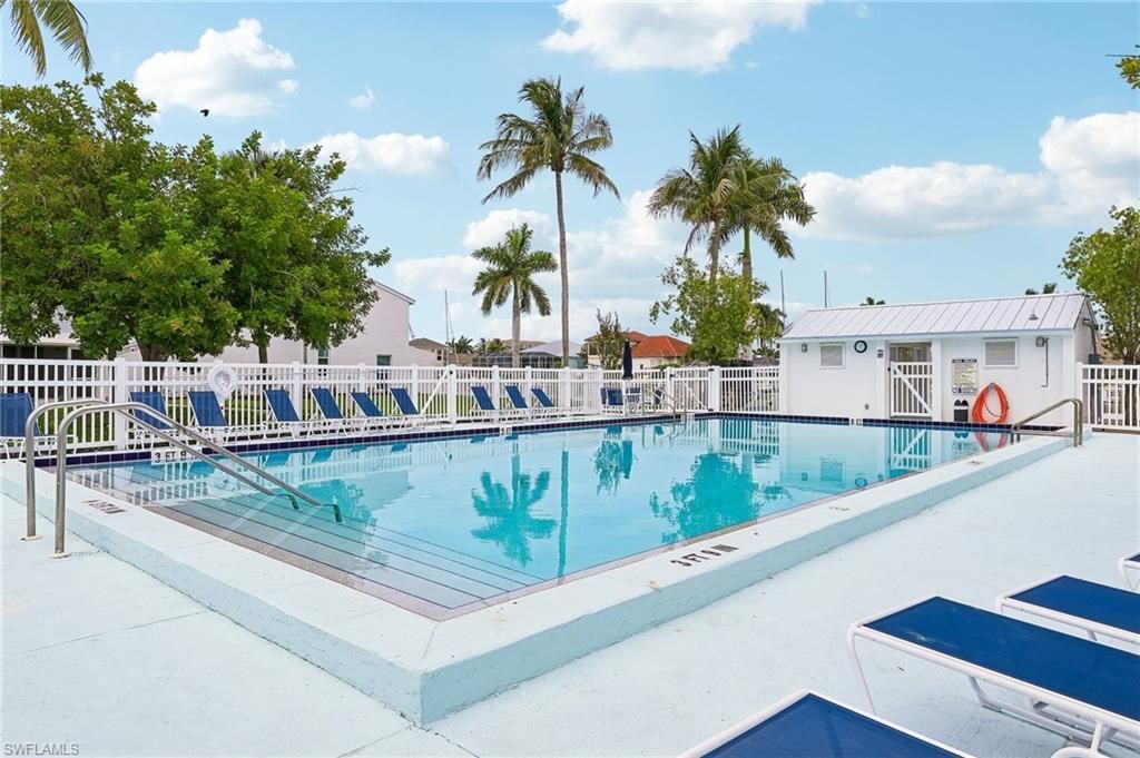 18010 San Carlos Blvd, Unit 33, Fort Myers Beach, FL 33931 Photo