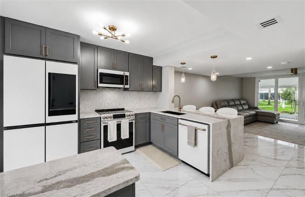 18010 San Carlos Blvd, Unit 33, Fort Myers Beach, FL 33931 Photo