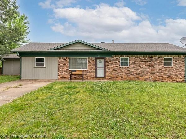 4014 Pleasant Street , Ozark, AR 72949