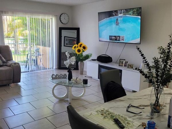 18101 NW 68th Ave , Unit E105, Hialeah, FL 33015