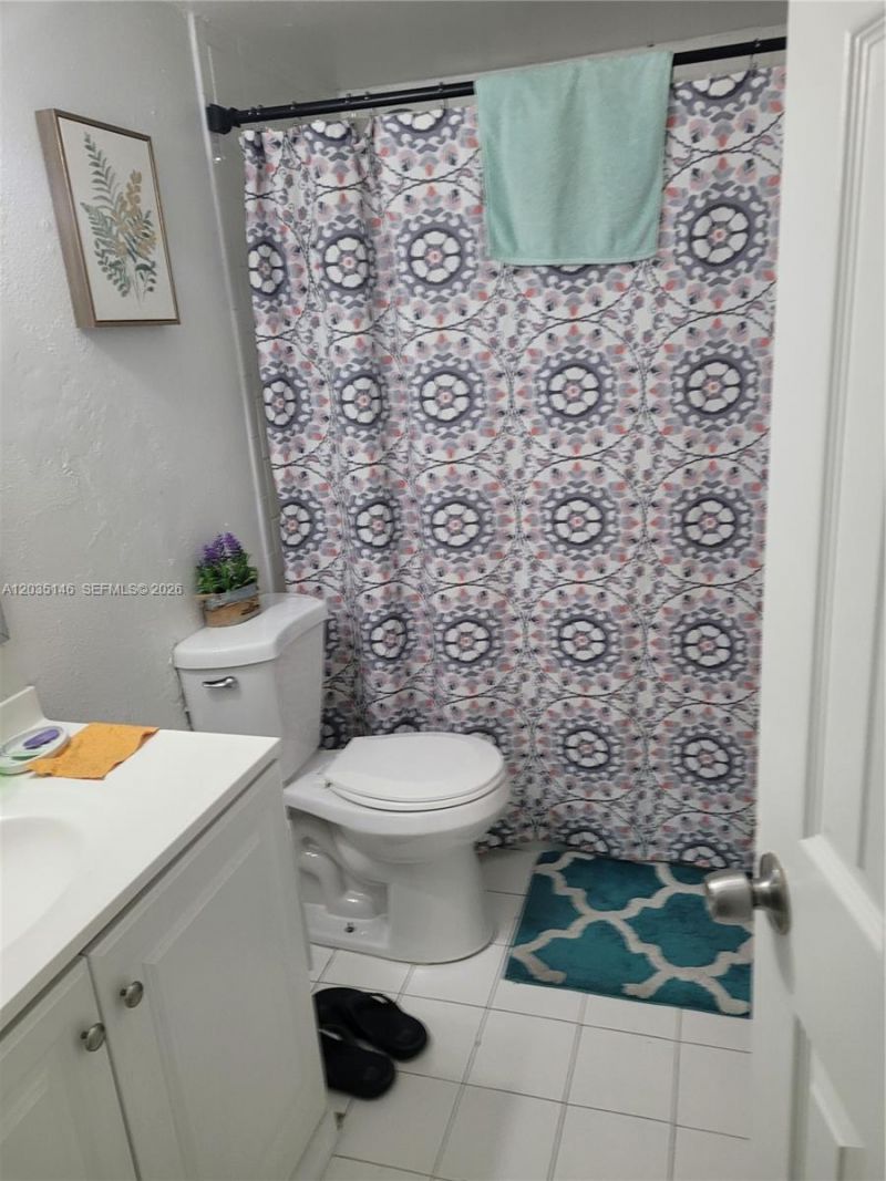 18101 NW 68th Ave , Unit E105, Hialeah, FL 33015 Photo