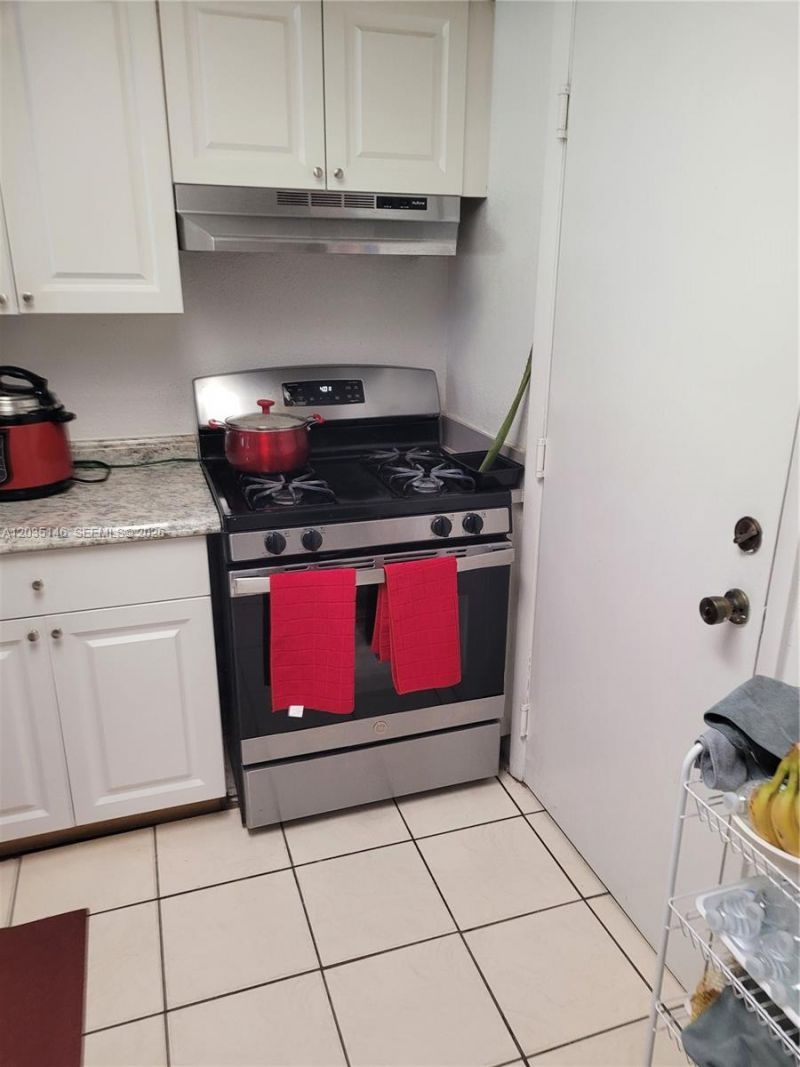 18101 NW 68th Ave , Unit E105, Hialeah, FL 33015 Photo