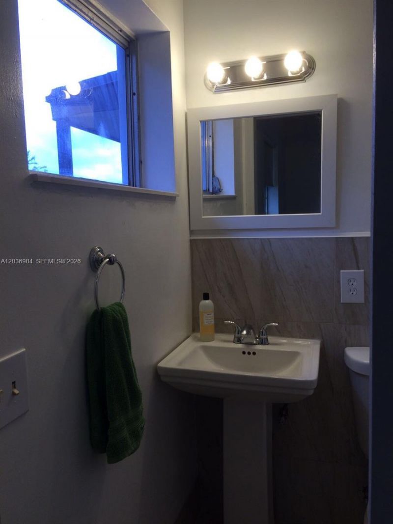 621 SW 64 Way , Unit 1, Pembroke Pines, FL 33023 Photo