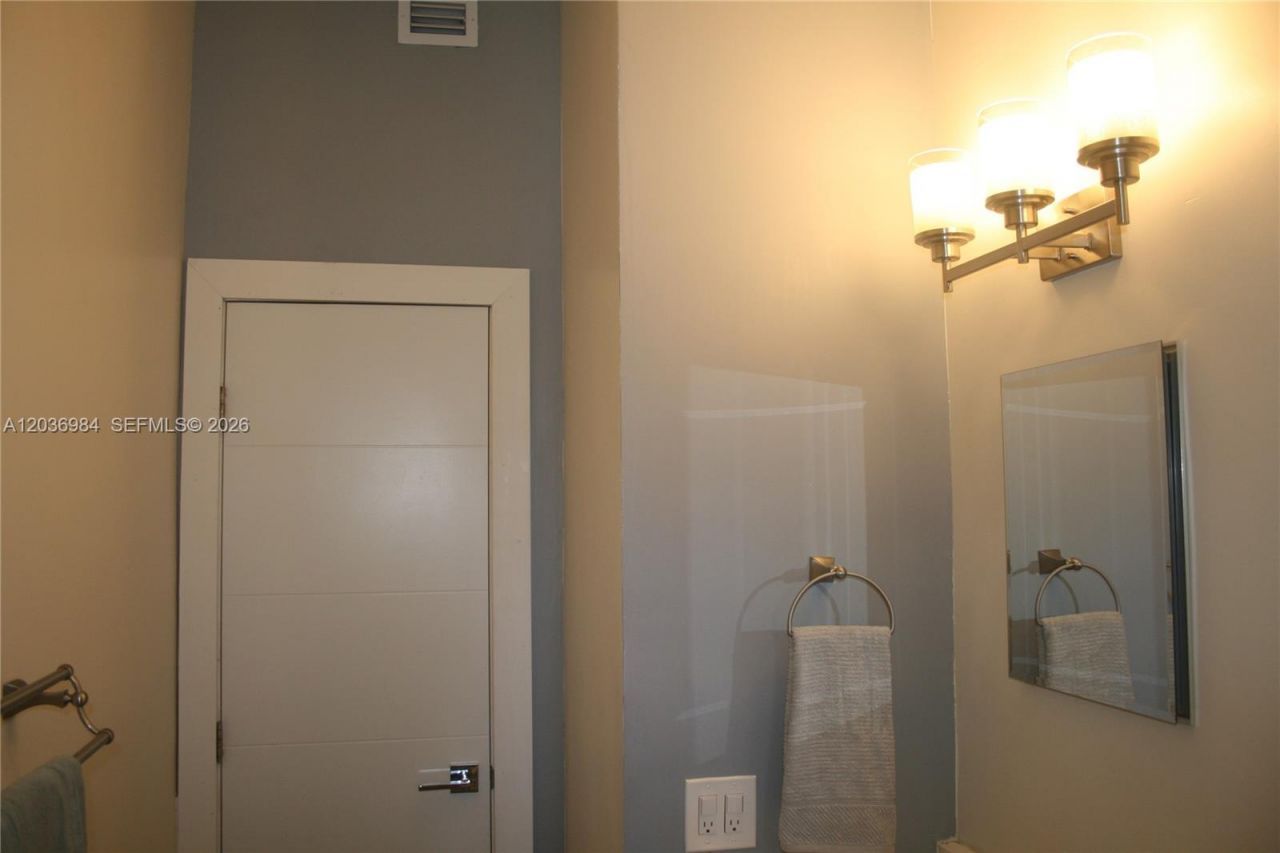 621 SW 64 Way , Unit 1, Pembroke Pines, FL 33023 Photo