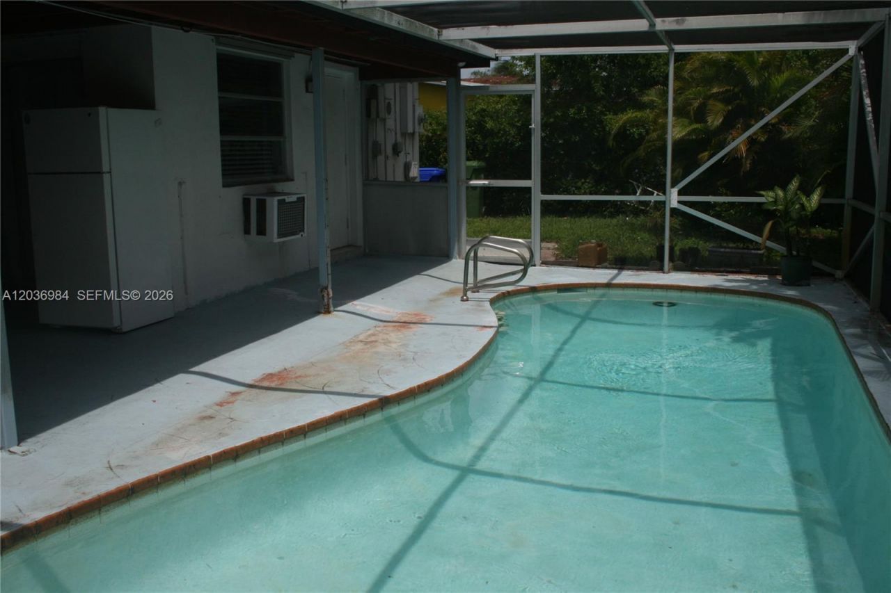 621 SW 64 Way , Unit 1, Pembroke Pines, FL 33023 Photo