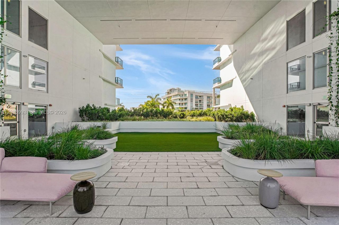 9221 E Bay Harbor Drive , Unit 512, Bay Harbor Islands, FL 33154 Photo