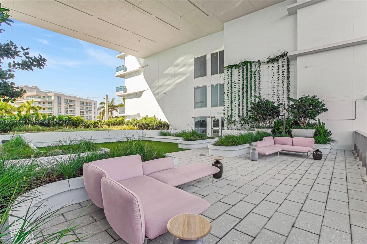 9221 E Bay Harbor Drive , Unit 512, Bay Harbor Islands, FL 33154 Photo