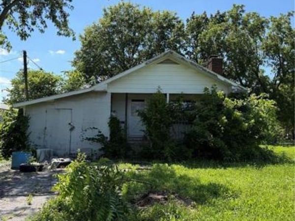 Summer Street, El Dorado Springs, MO 64744