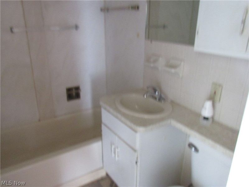 22131 S Lakeshore Drive, Euclid, OH 44123 Photo 10