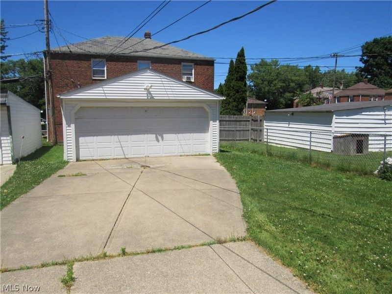 22131 S Lakeshore Drive, Euclid, OH 44123 Photo 2