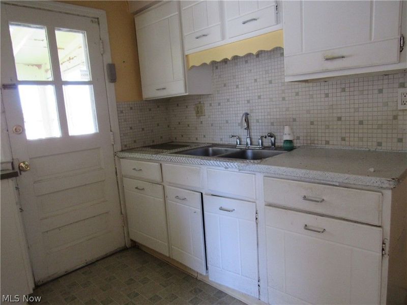 22131 S Lakeshore Drive, Euclid, OH 44123 Photo 5
