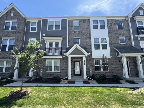 6275 Sandbelt Drive , Lisle, IL 60532