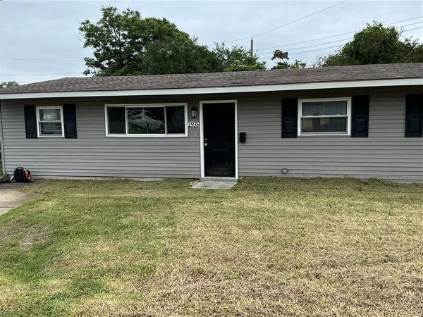 1935 FRIEDRICA Street , Terrytown, LA 70056