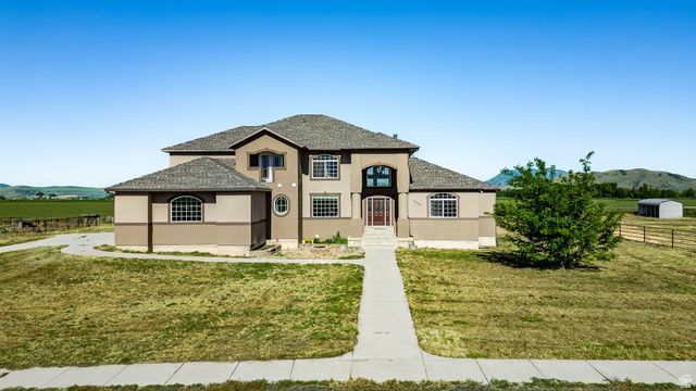 7223 N Estancia Ln, Unit 3, Smithfield, UT 84335 Main Photo