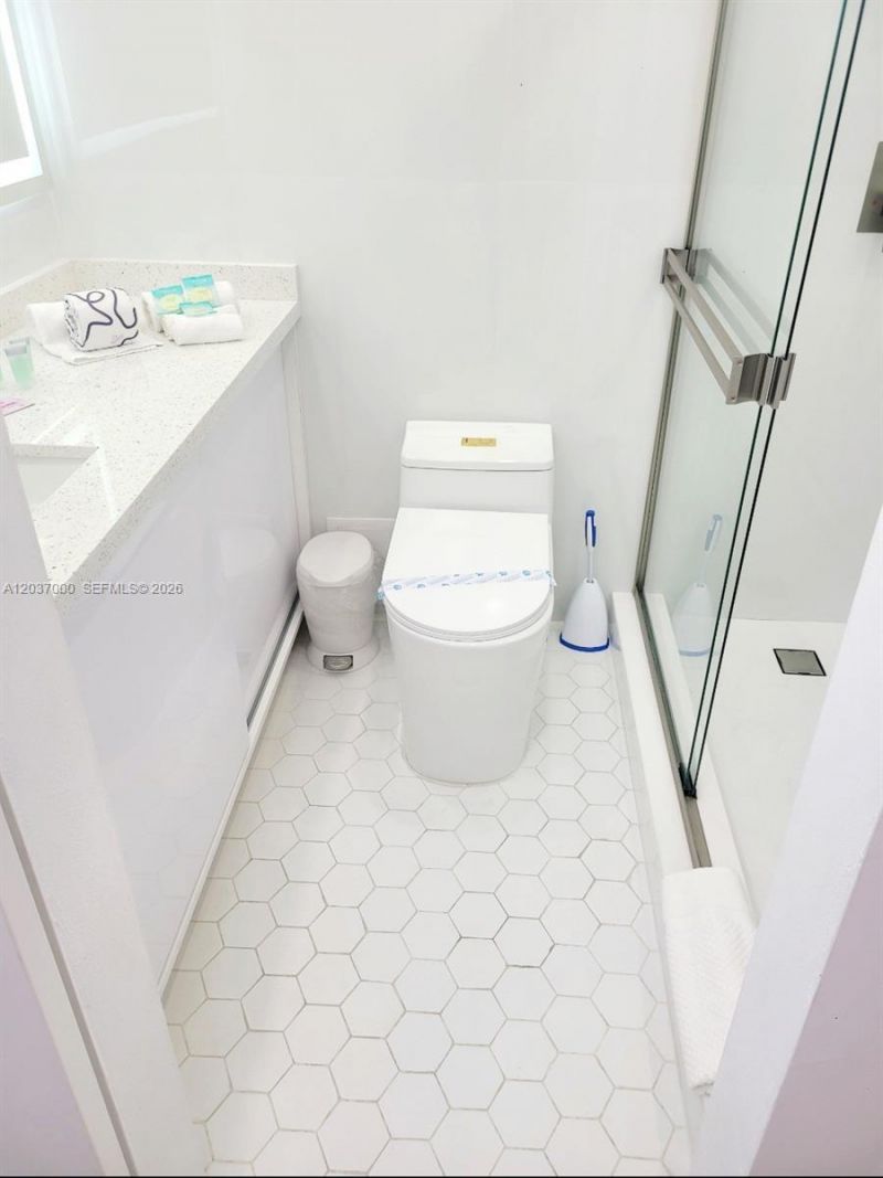 7904 West Dr, Unit 1011, North Bay Village, FL 33141 Photo