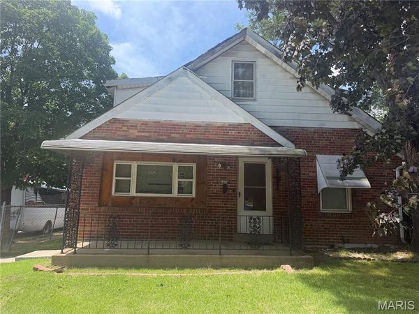 4657 Pennsylvania Avenue , St Louis, MO 63111