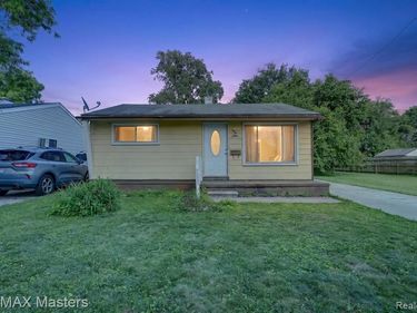 5901 Ziegler Street, Taylor, MI 48180