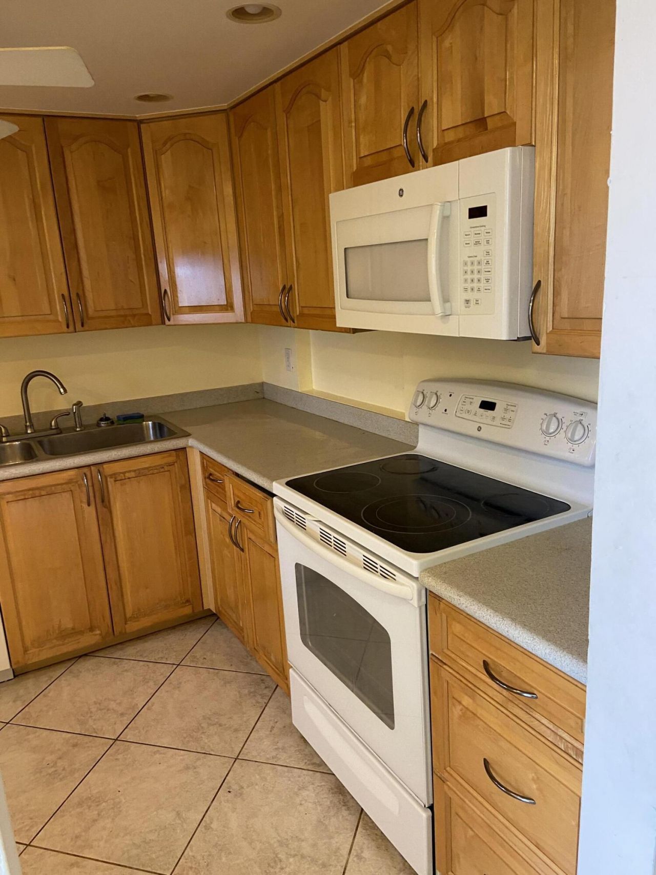 3090 Holiday Springs Boulevard, Unit 310, Margate, FL 33063 Photo