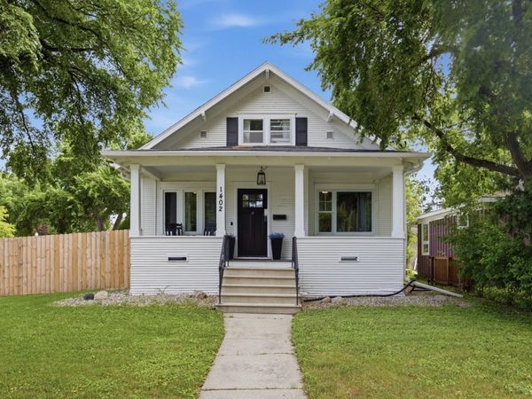 1402 8th Avenue S, Fargo, ND 58103