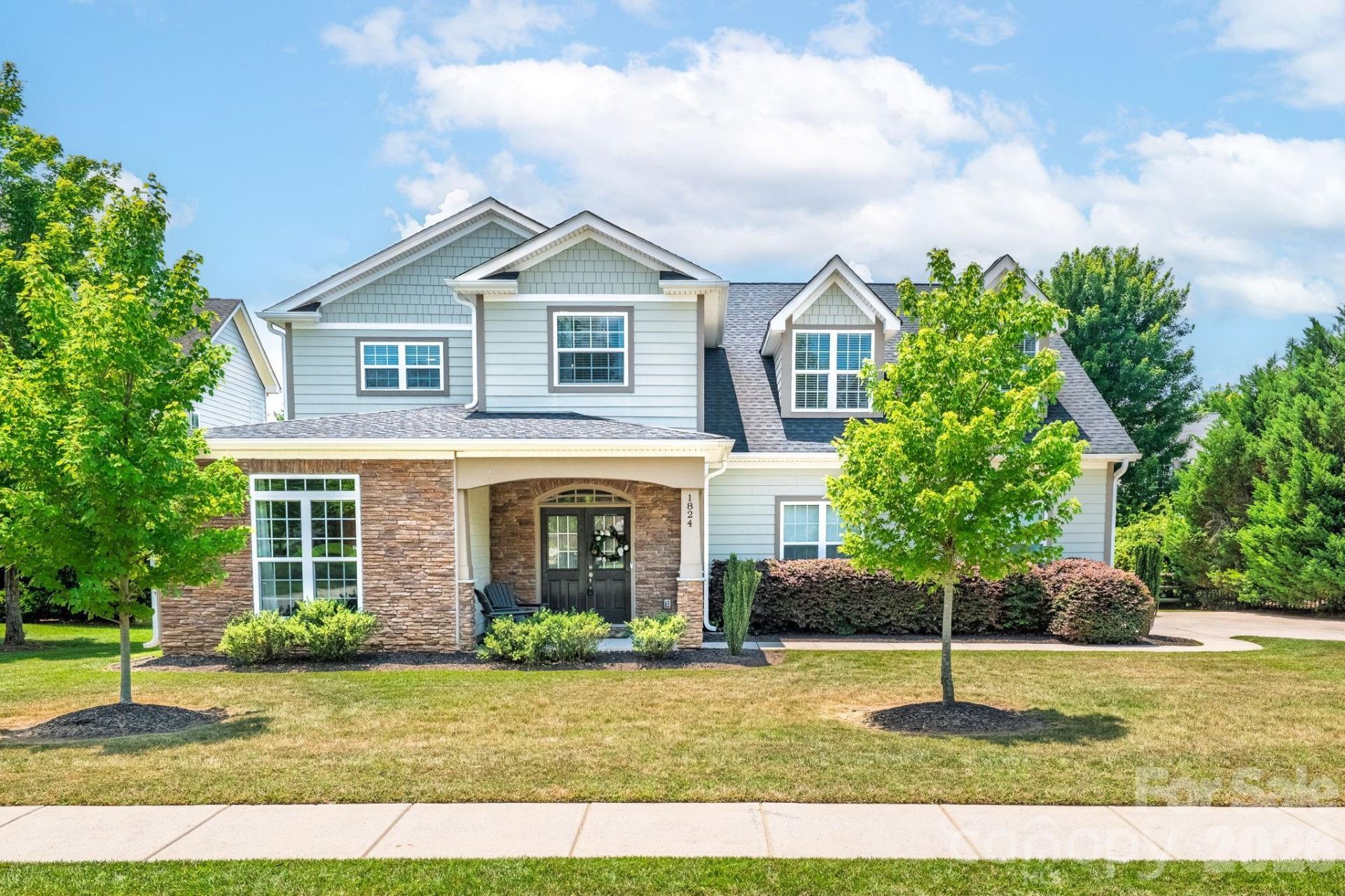 1824 Laveta Road, Charlotte, NC 28269 Main Photo