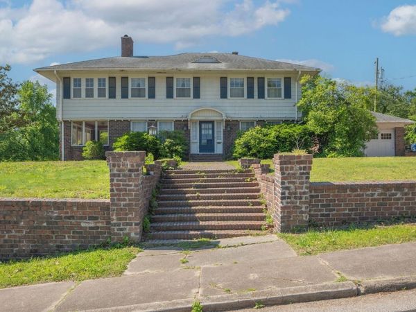 612 Glenview Place , Joplin, MO 64801