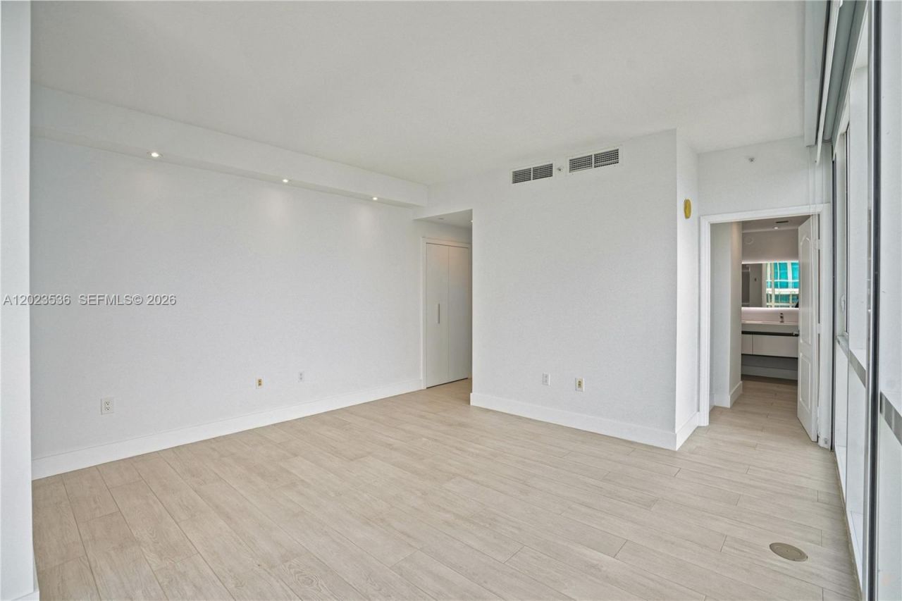 2101 Brickell Ave, Unit 3105, Miami, FL 33129 Photo