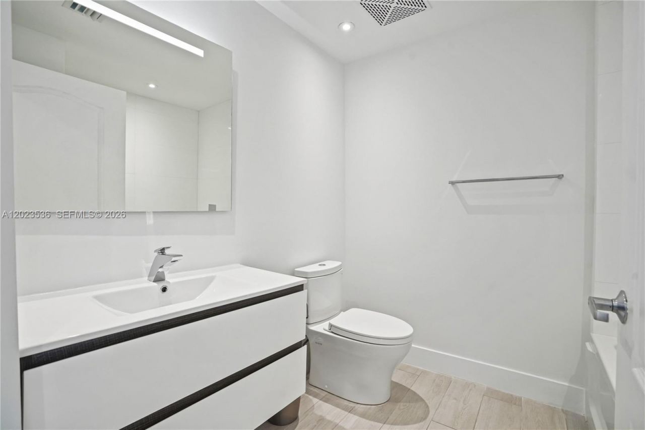2101 Brickell Ave, Unit 3105, Miami, FL 33129 Photo