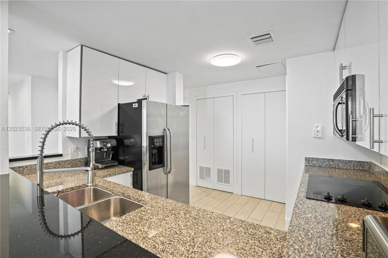 2101 Brickell Ave, Unit 3105, Miami, FL 33129 Photo