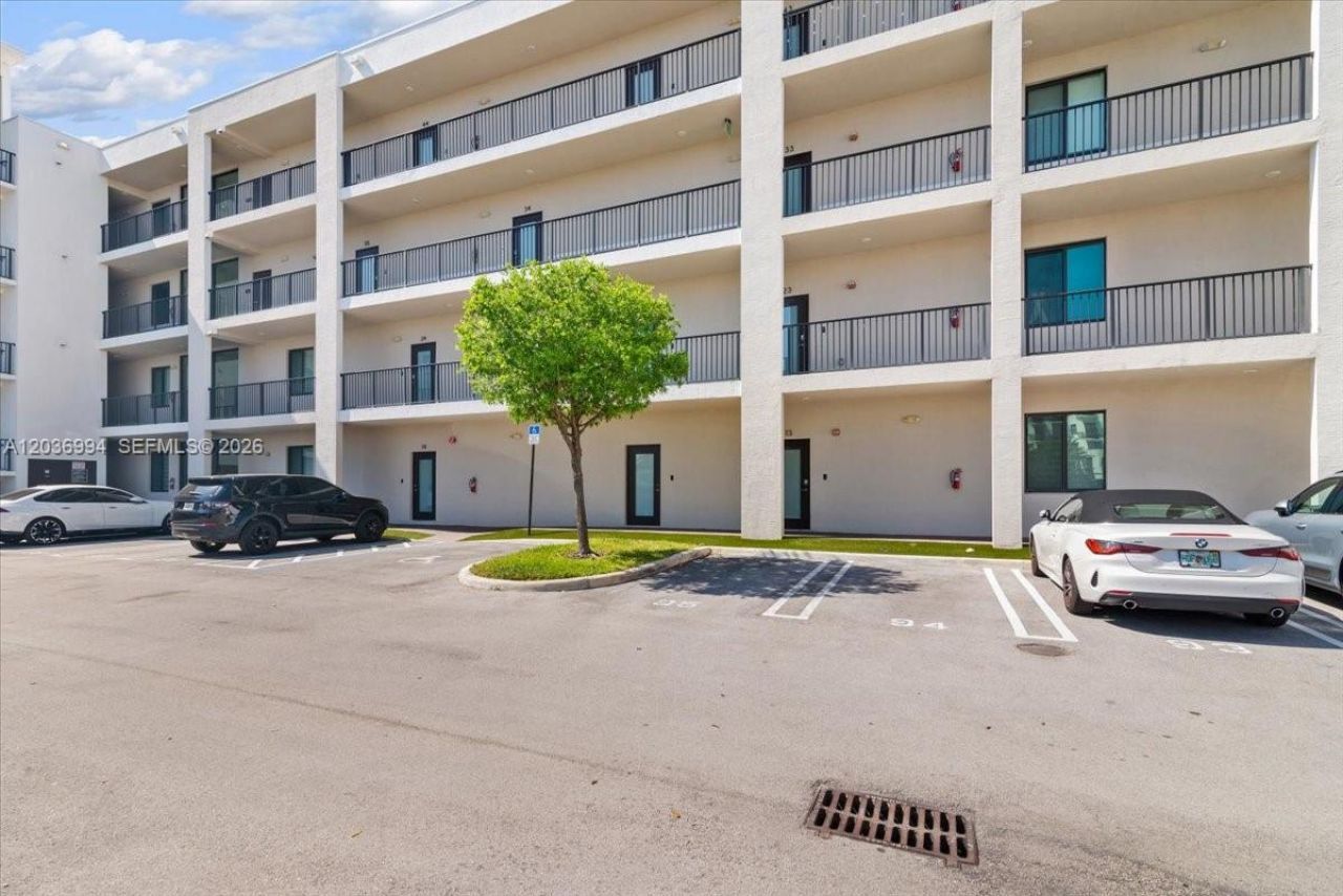 4636 NW 84th Ave , Unit 13, Doral, FL 33166 Photo