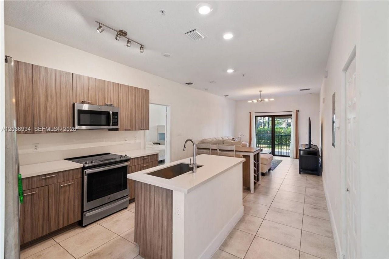 4636 NW 84th Ave , Unit 13, Doral, FL 33166 Photo