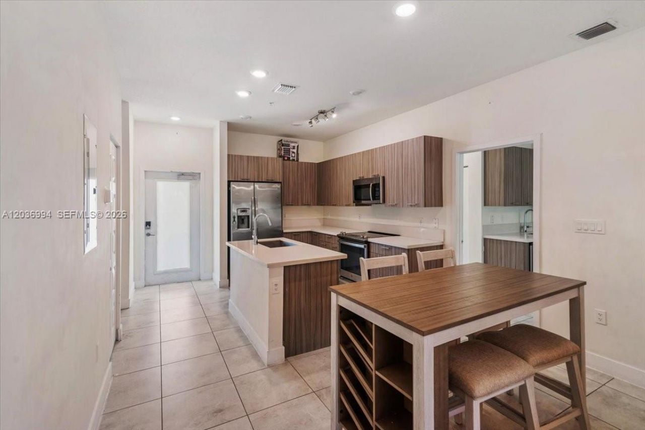 4636 NW 84th Ave , Unit 13, Doral, FL 33166 Photo