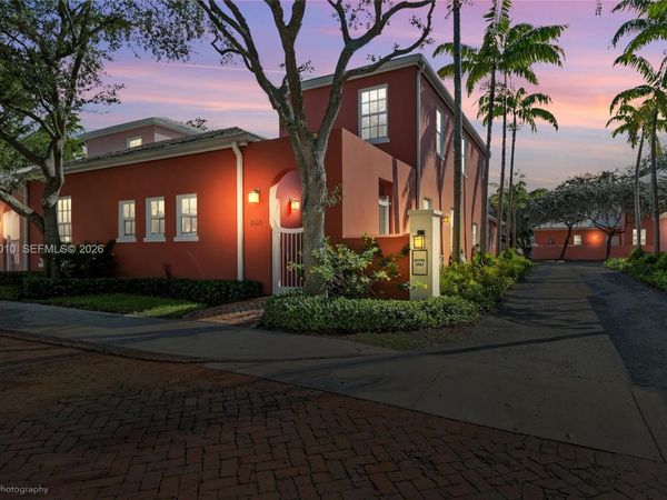 540 Loretto Ave, Unit 19, Coral Gables, FL 33146