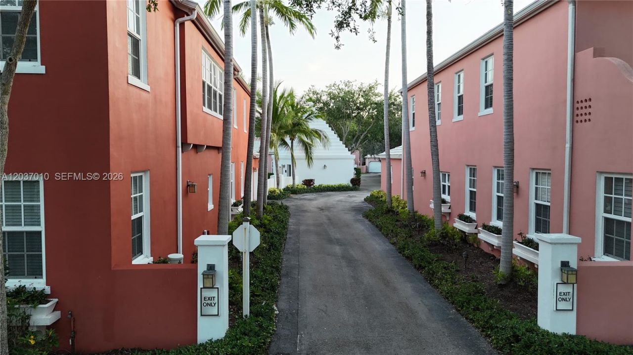 540 Loretto Ave, Unit 19, Coral Gables, FL 33146 Photo