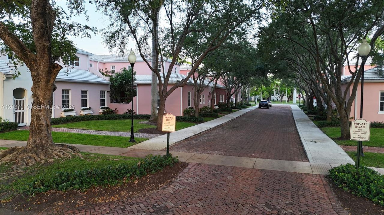 540 Loretto Ave, Unit 19, Coral Gables, FL 33146 Photo