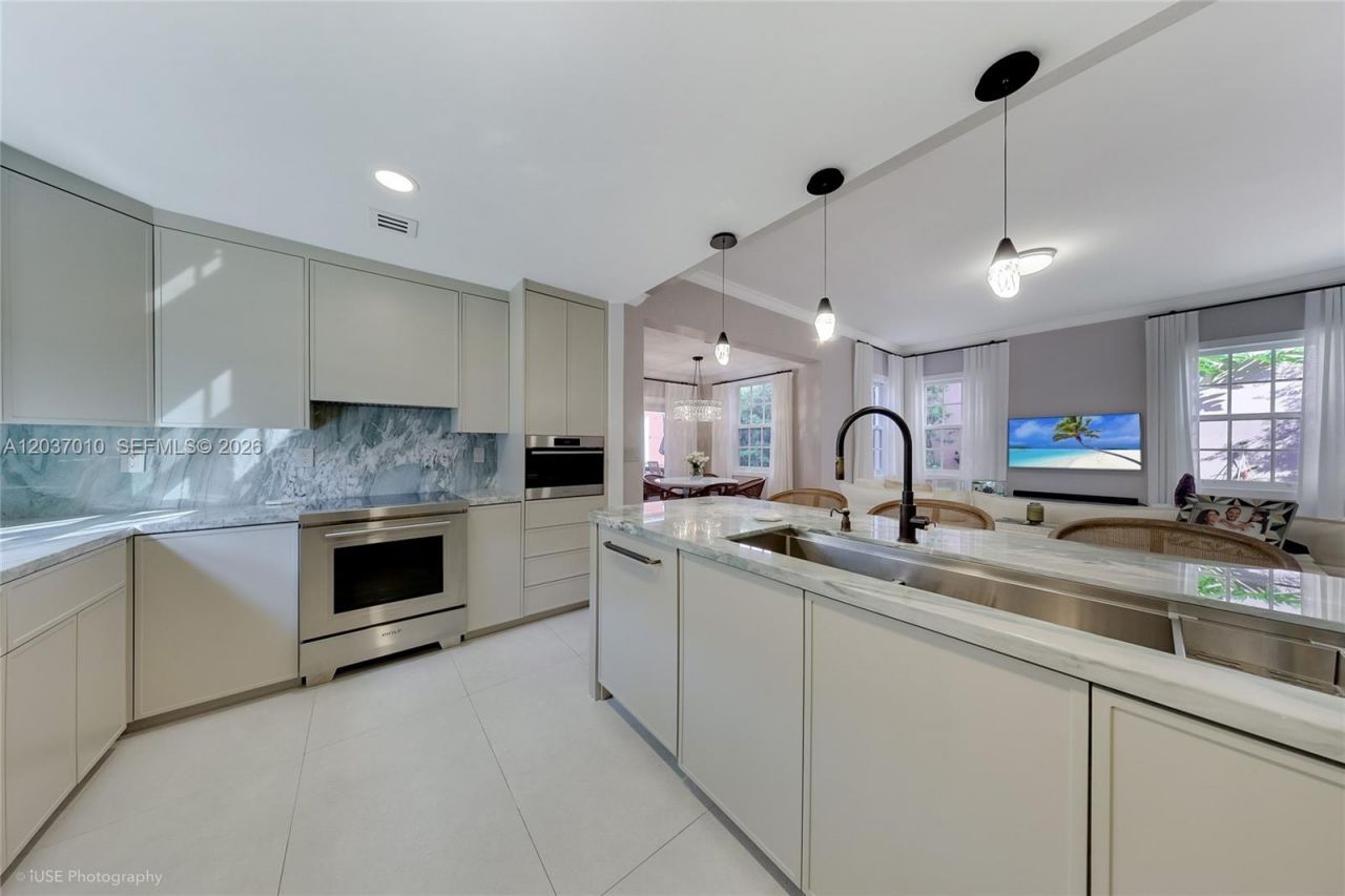 540 Loretto Ave, Unit 19, Coral Gables, FL 33146 Photo