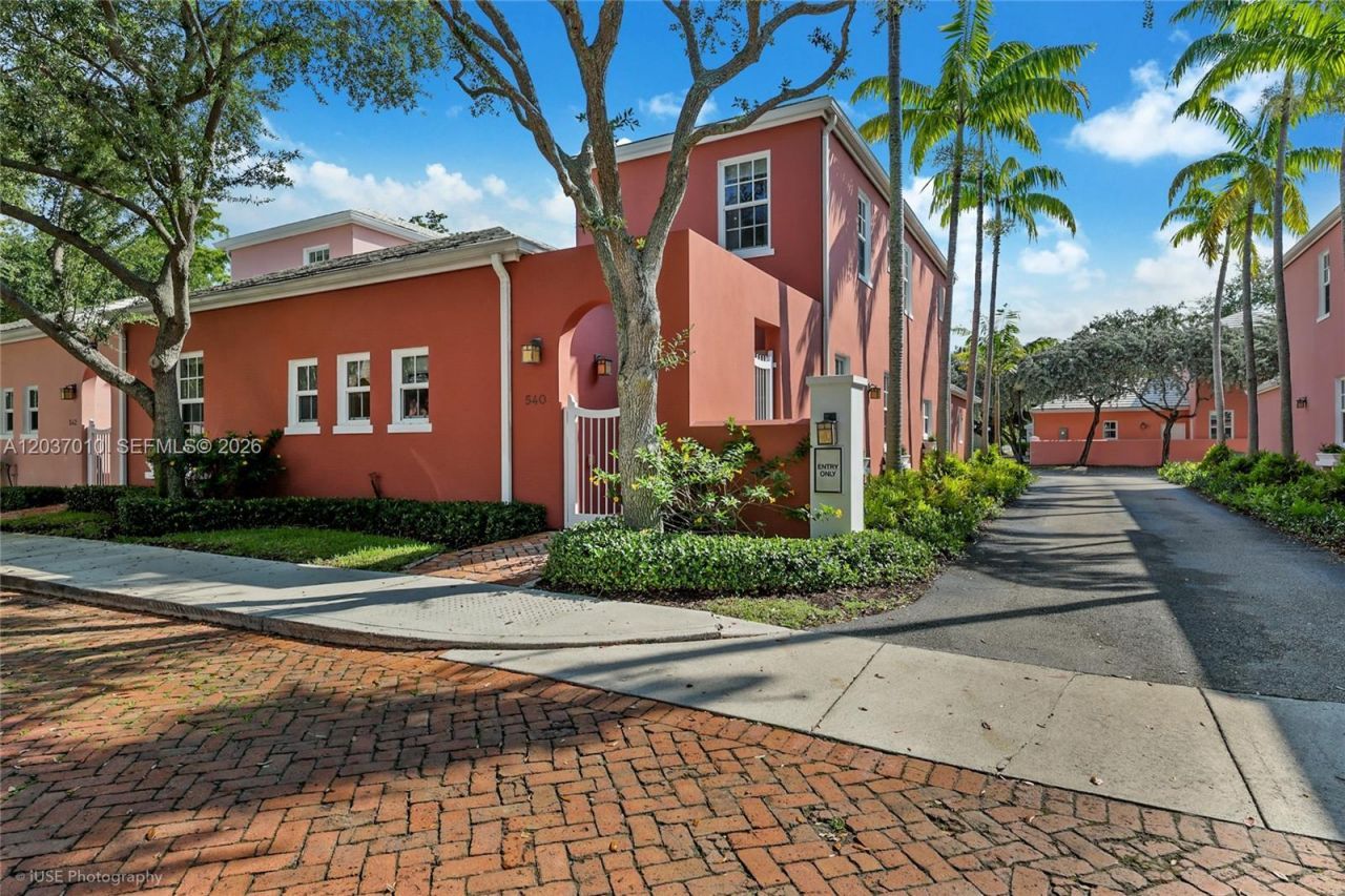 540 Loretto Ave, Unit 19, Coral Gables, FL 33146 Photo