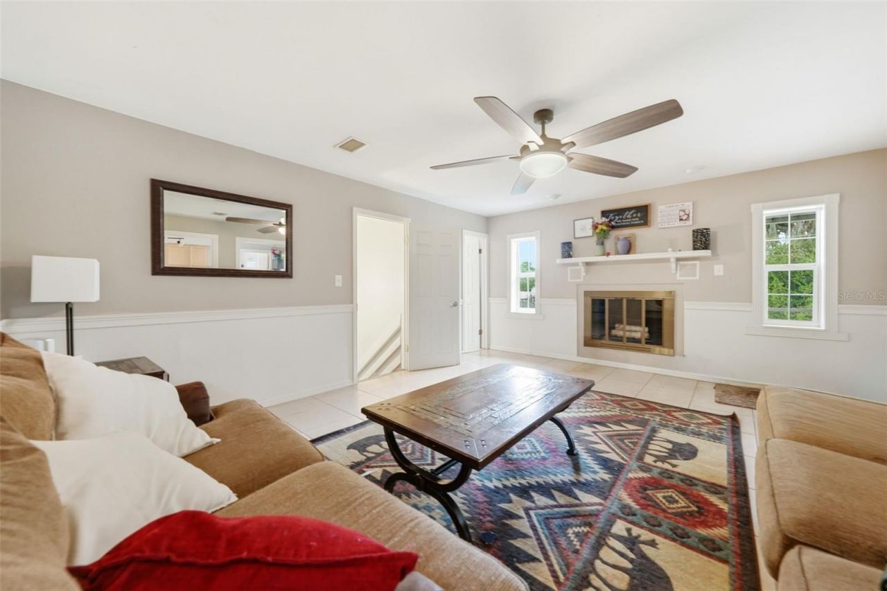 112 E Gardenia Street , Howey in the Hills, FL 34737 Photo