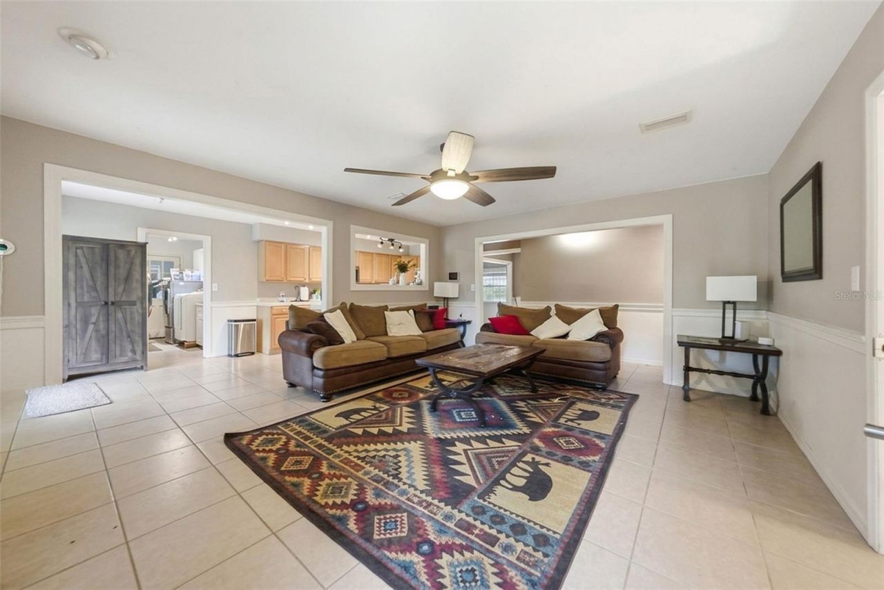 112 E Gardenia Street , Howey in the Hills, FL 34737 Photo