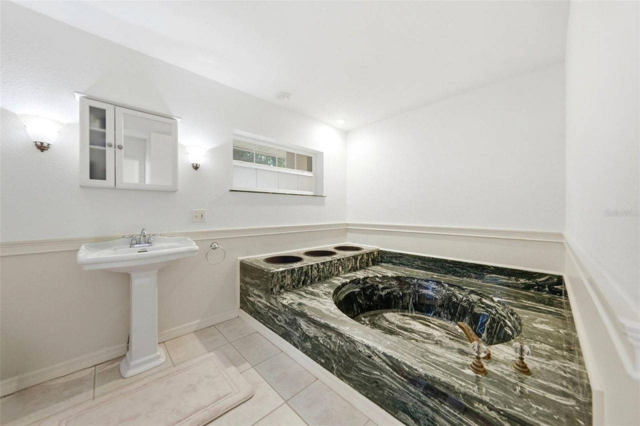 112 E Gardenia Street , Howey in the Hills, FL 34737 Photo