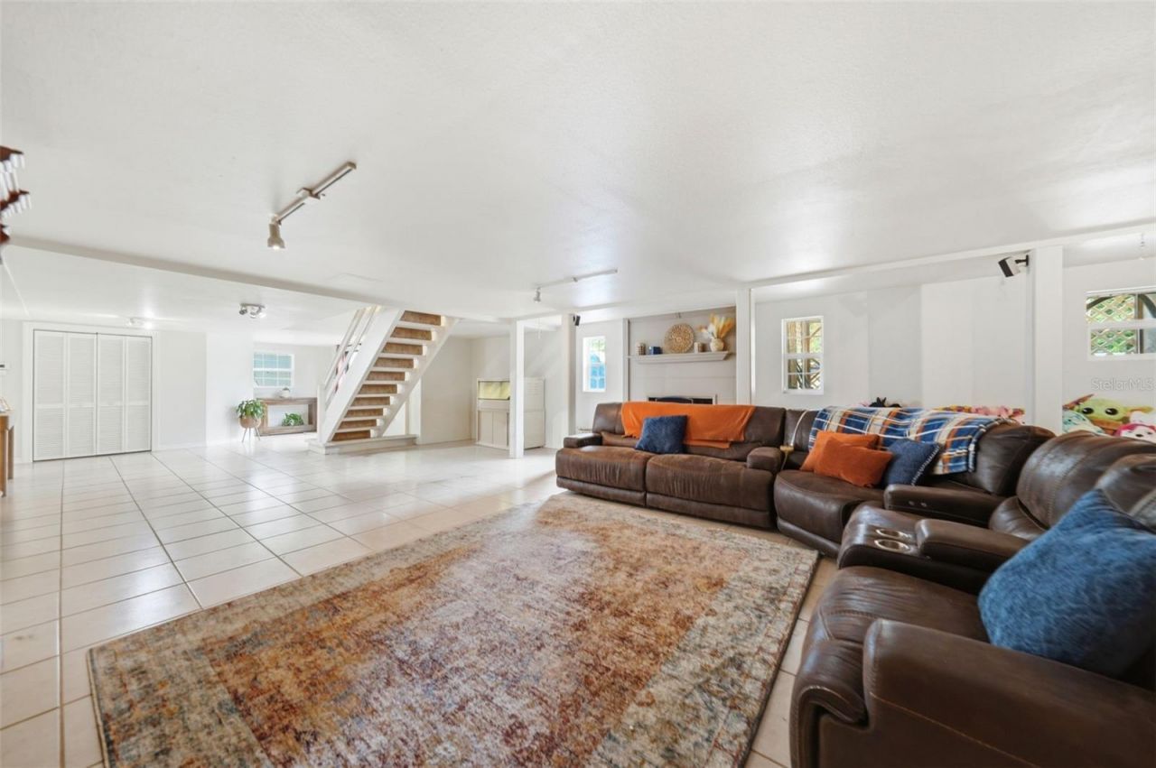 112 E Gardenia Street , Howey in the Hills, FL 34737 Photo