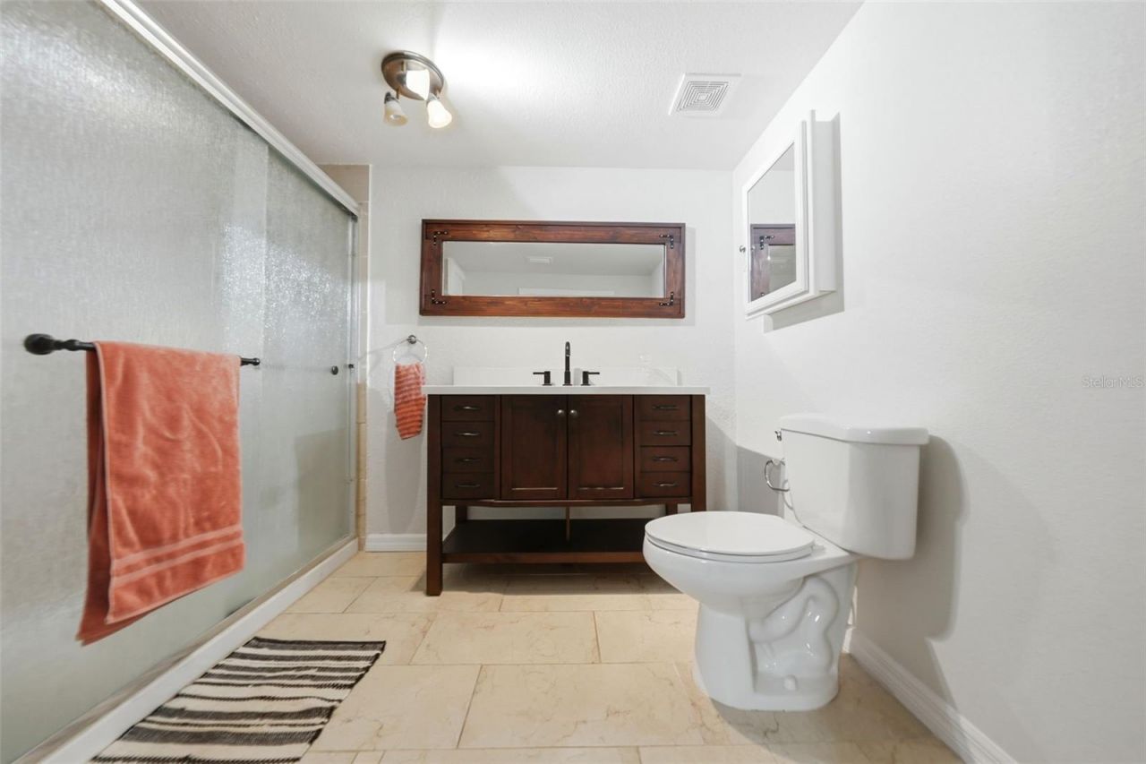 112 E Gardenia Street , Howey in the Hills, FL 34737 Photo
