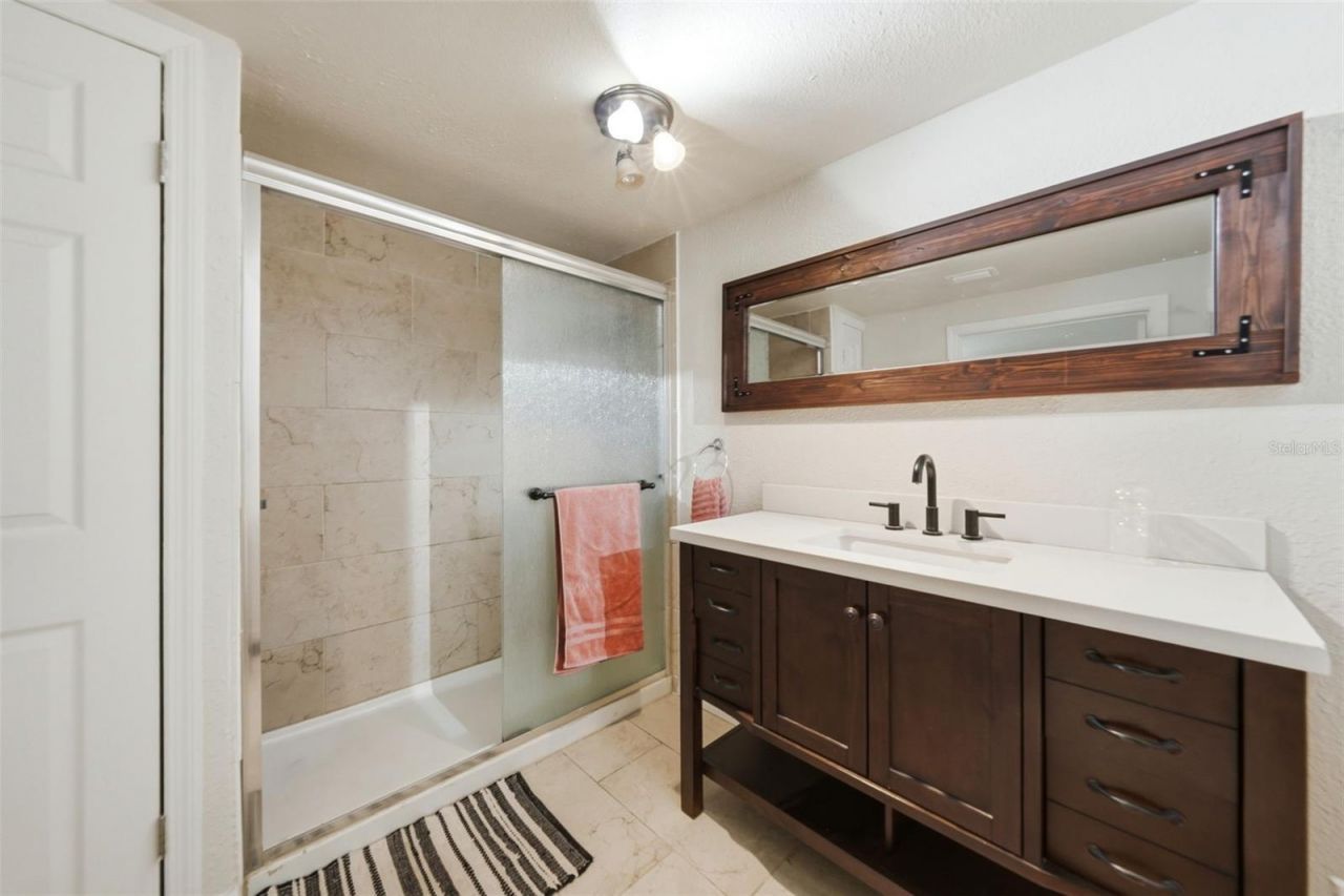 112 E Gardenia Street , Howey in the Hills, FL 34737 Photo