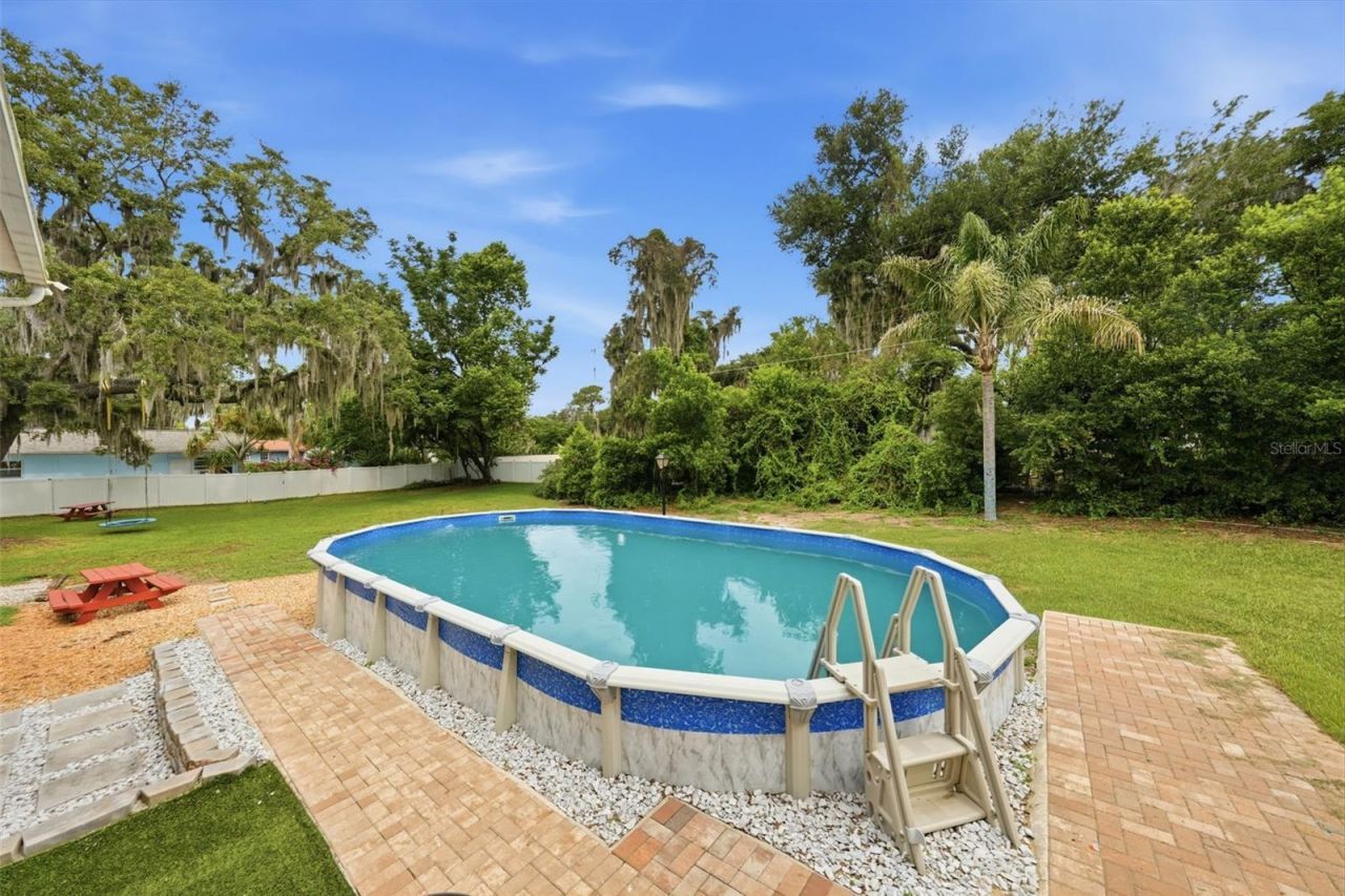 112 E Gardenia Street , Howey in the Hills, FL 34737 Photo