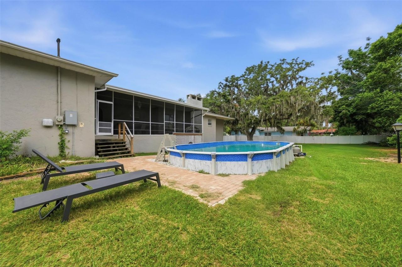 112 E Gardenia Street , Howey in the Hills, FL 34737 Photo
