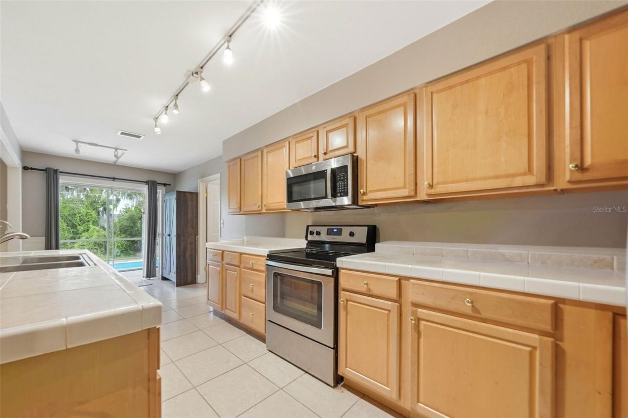 112 E Gardenia Street , Howey in the Hills, FL 34737 Photo